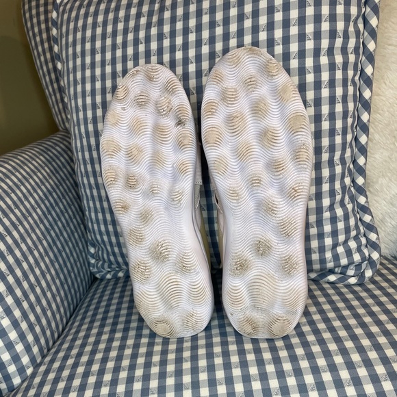 Light Pink Target Running Shoes - Picture 5 of 7